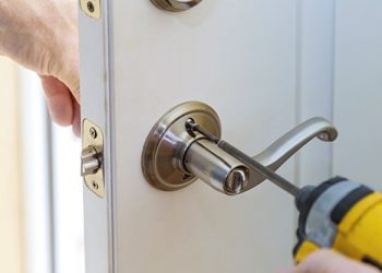Door-lock-installation-services